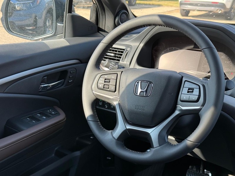 Honda Ridgeline Vehicle Image 9