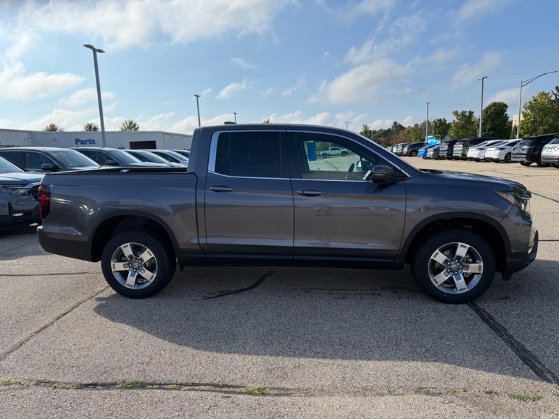 Honda Ridgeline Vehicle Image 2