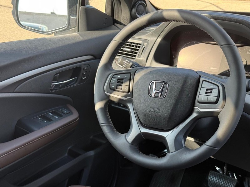 Honda Ridgeline Vehicle Image 9