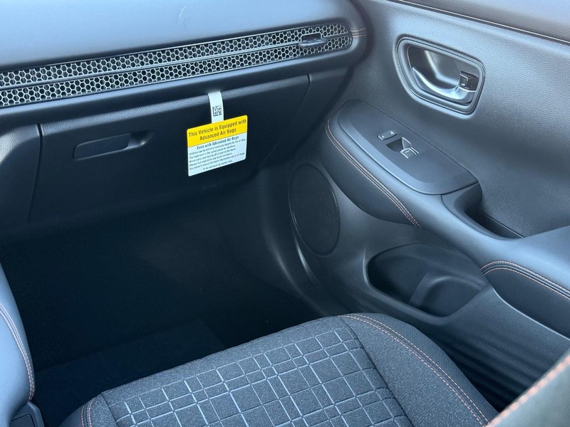 Honda HR-V Vehicle Image 11