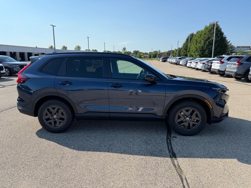 Honda CR-V Hybrid Vehicle Image 2