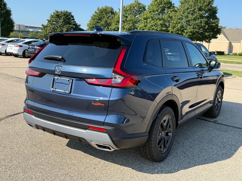 Honda CR-V Hybrid Vehicle Image 3