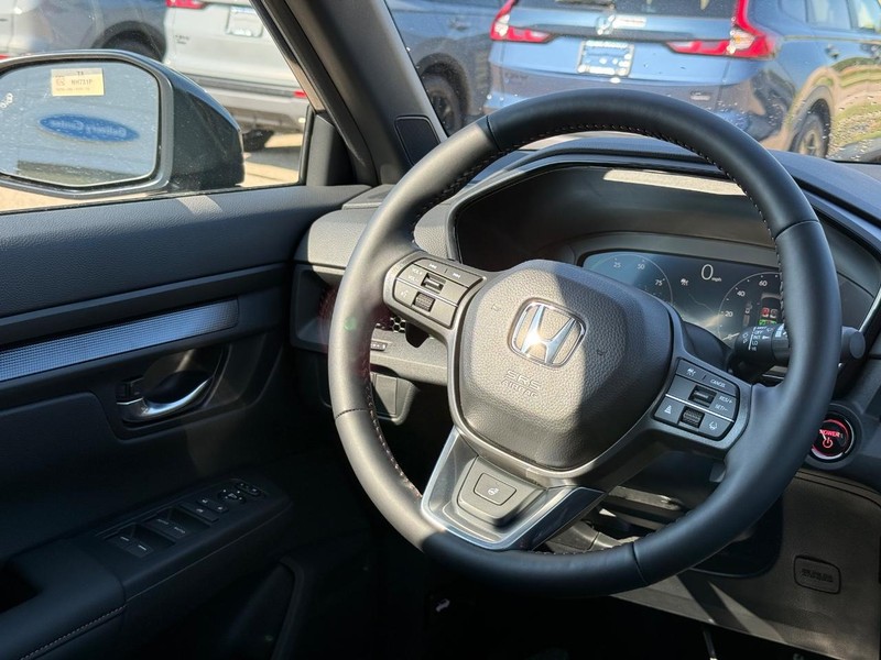 Honda CR-V Hybrid Vehicle Image 9