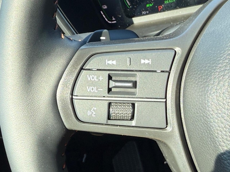 Honda CR-V Hybrid Vehicle Image 11