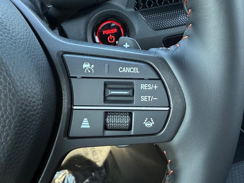 Honda CR-V Hybrid Vehicle Image 12