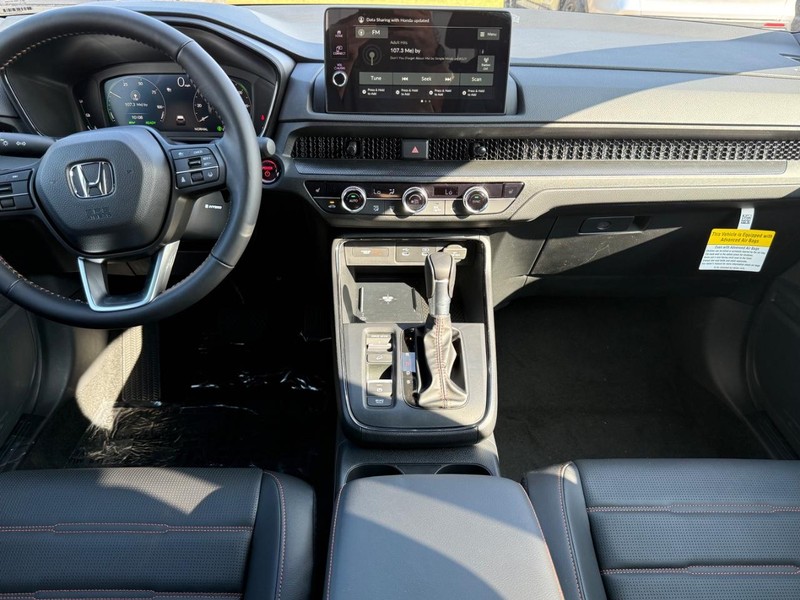 Honda CR-V Hybrid Vehicle Image 6