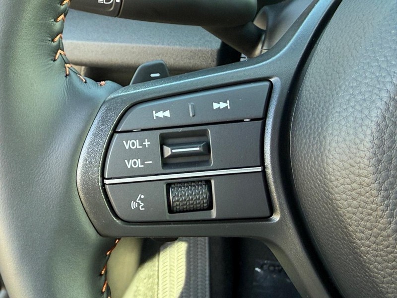 Honda CR-V Hybrid Vehicle Image 12