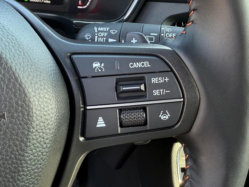 Honda CR-V Hybrid Vehicle Image 13