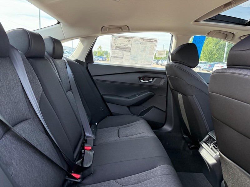 Honda Accord Sedan Vehicle Image 5