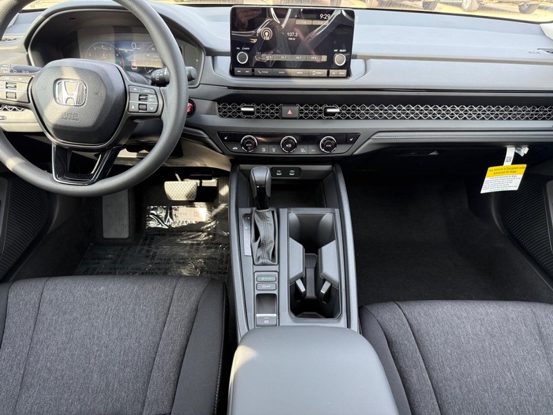 Honda Accord Sedan Vehicle Image 6