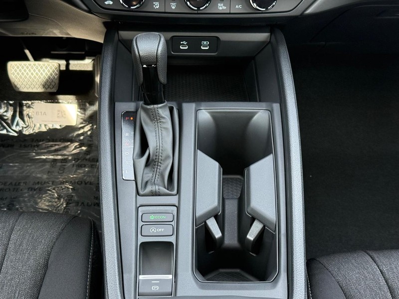Honda Accord Sedan Vehicle Image 8