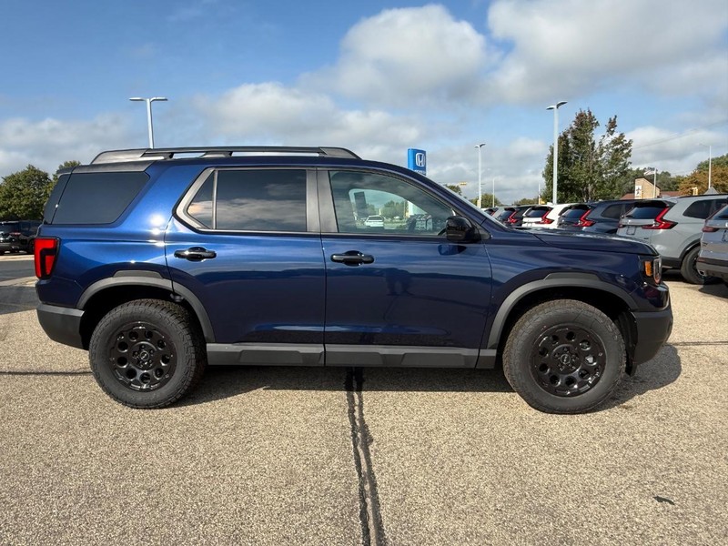 Honda Passport Vehicle Image 2