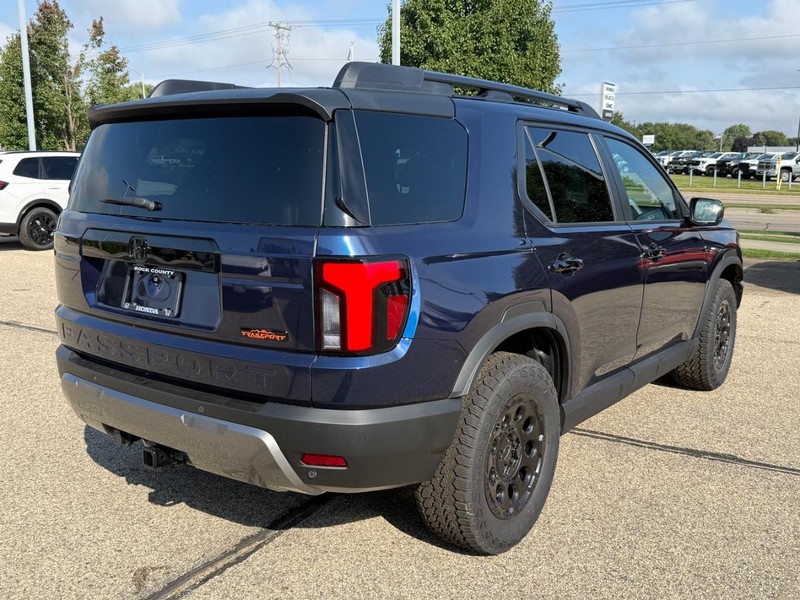 Honda Passport Vehicle Image 3