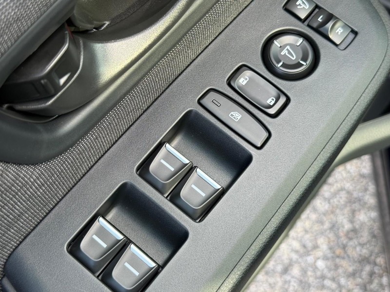 Honda Passport Vehicle Image 16