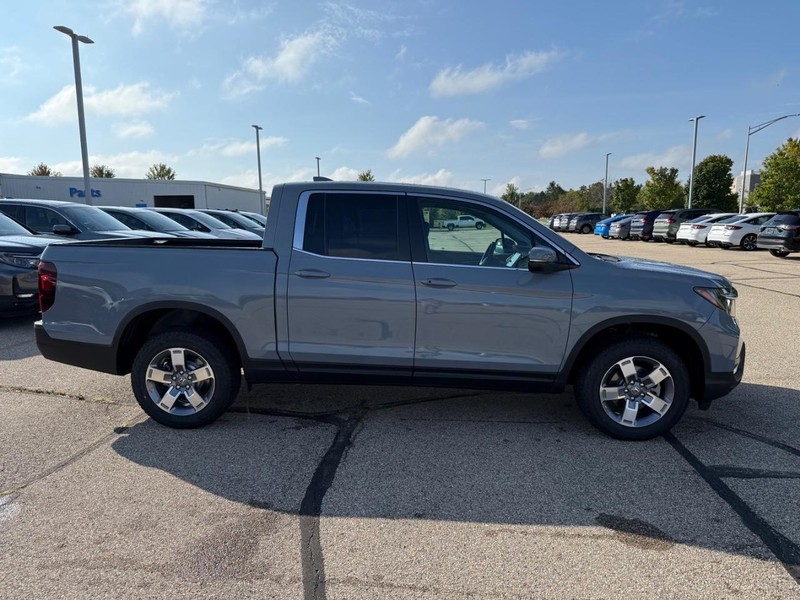 Honda Ridgeline Vehicle Image 2