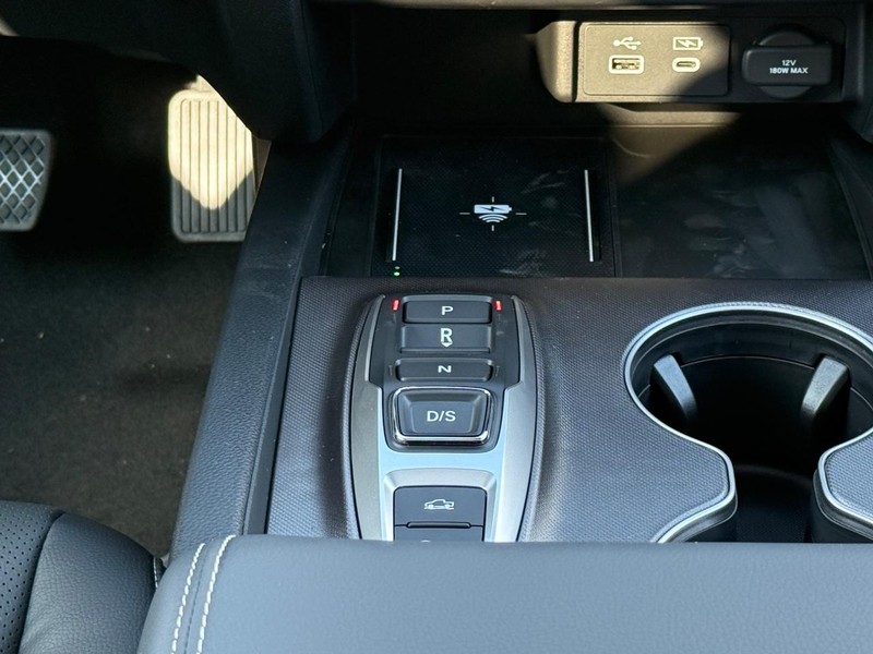 Honda Ridgeline Vehicle Image 8