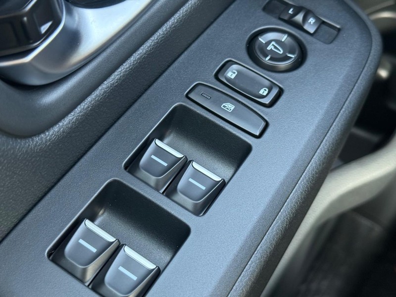 Honda Passport Vehicle Image 16