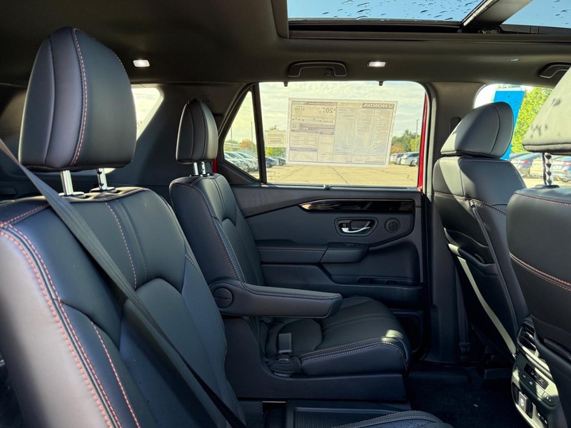 Honda Pilot Vehicle Image 5