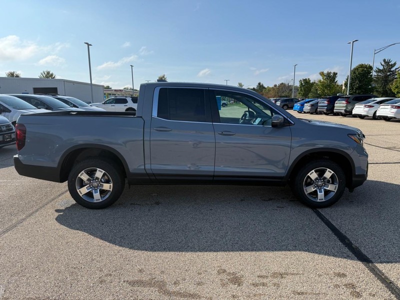 Honda Ridgeline Vehicle Image 2