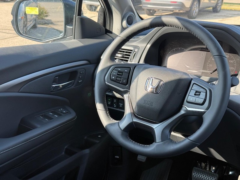 Honda Ridgeline Vehicle Image 9