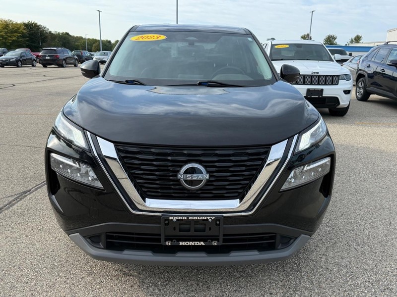 Nissan Rogue Vehicle Image 9