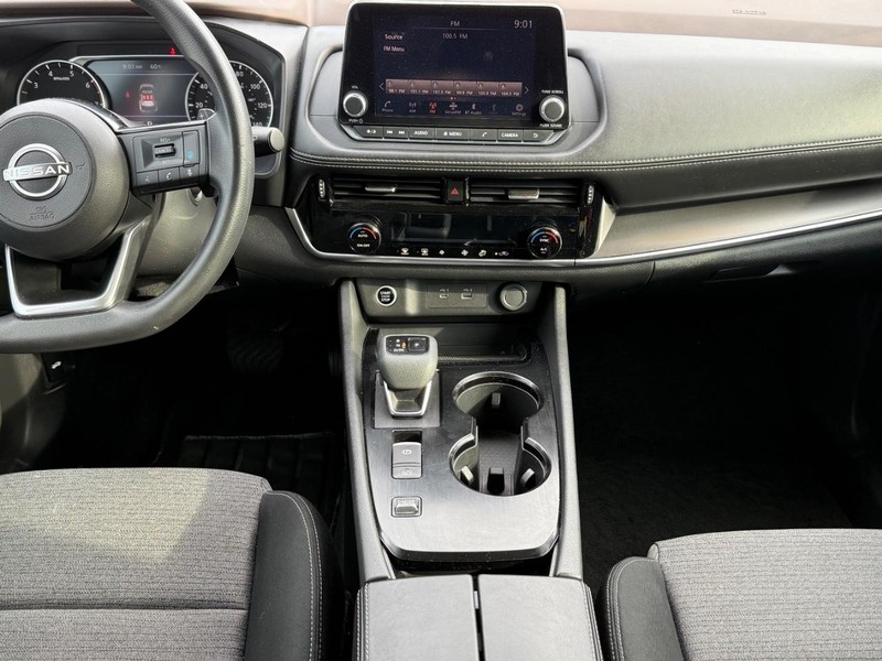 Nissan Rogue Vehicle Image 11