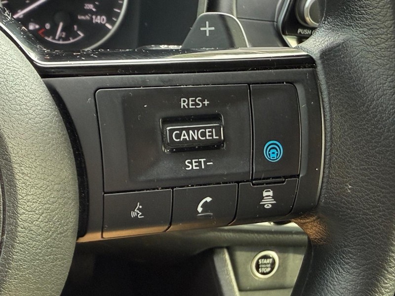 Nissan Rogue Vehicle Image 17