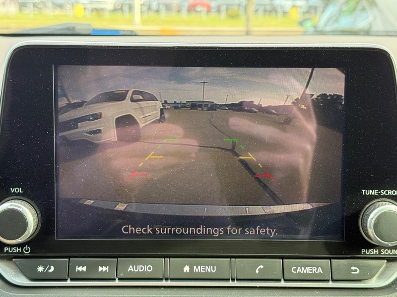 Nissan Rogue Vehicle Image 19