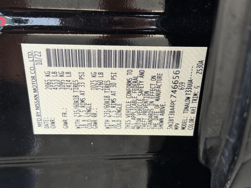 Nissan Rogue Vehicle Image 22