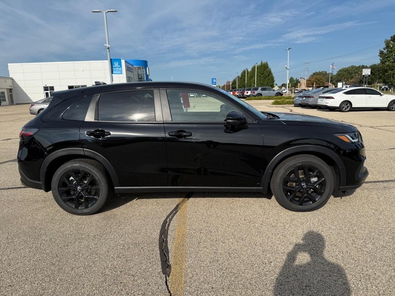 Honda HR-V Vehicle Image 2