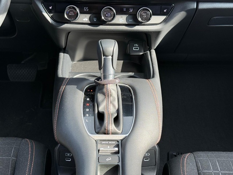 Honda HR-V Vehicle Image 13