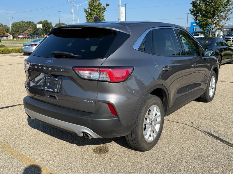 Ford Escape Vehicle Image 3