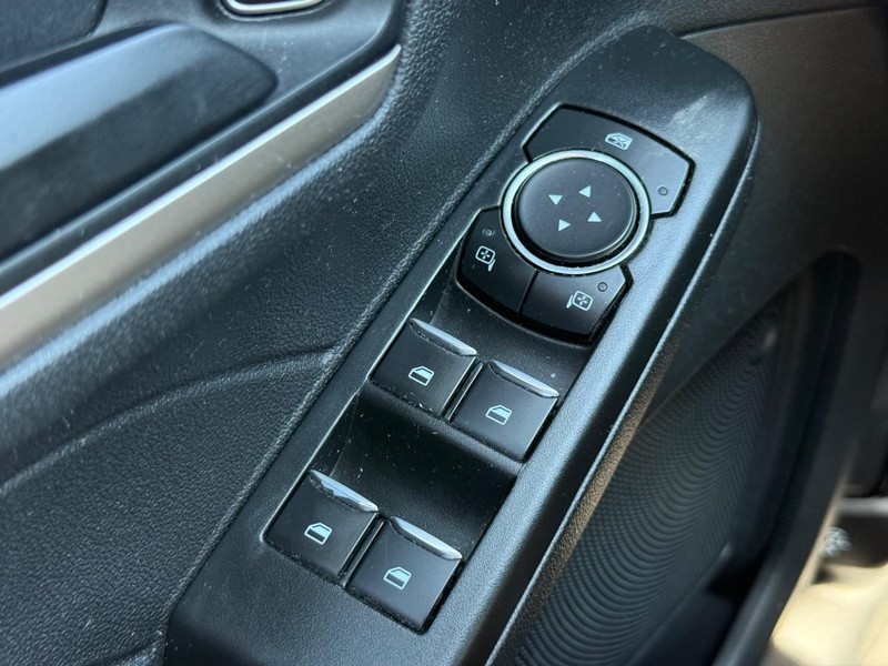 Ford Escape Vehicle Image 19