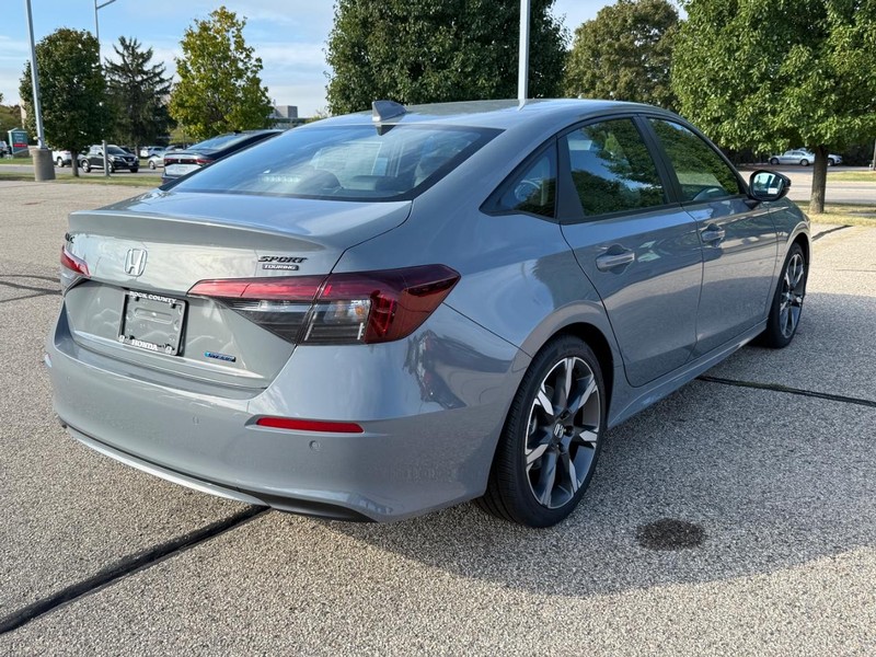 Honda Civic Sedan Hybrid Vehicle Image 3
