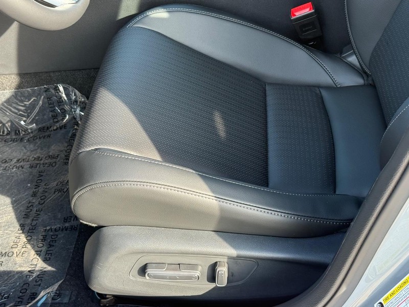 Honda Civic Sedan Hybrid Vehicle Image 15