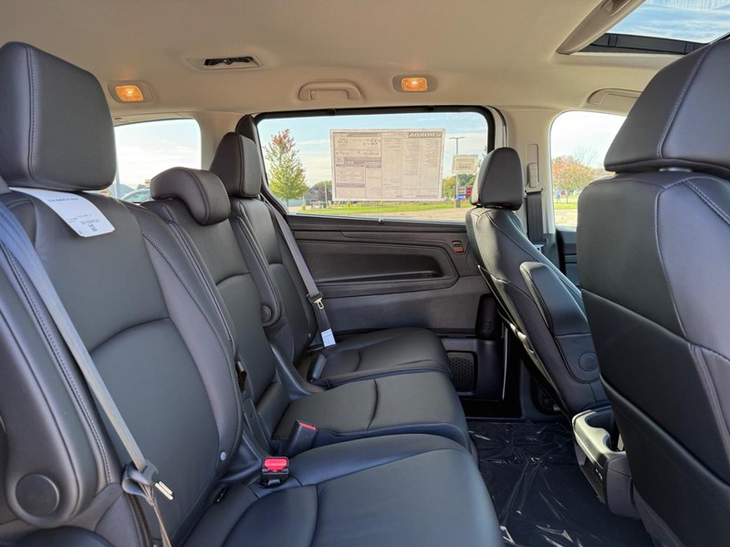 Honda Odyssey Vehicle Image 6