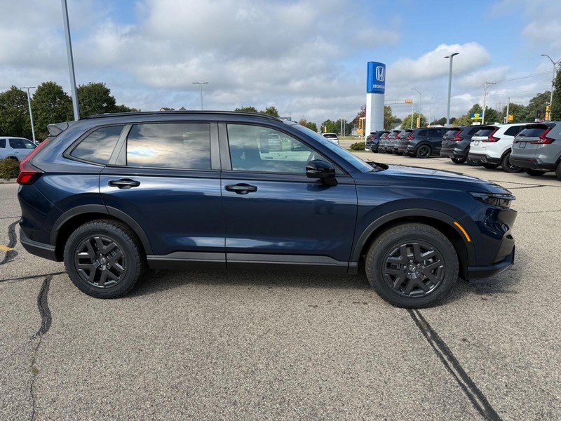 Honda CR-V Hybrid Vehicle Image 2