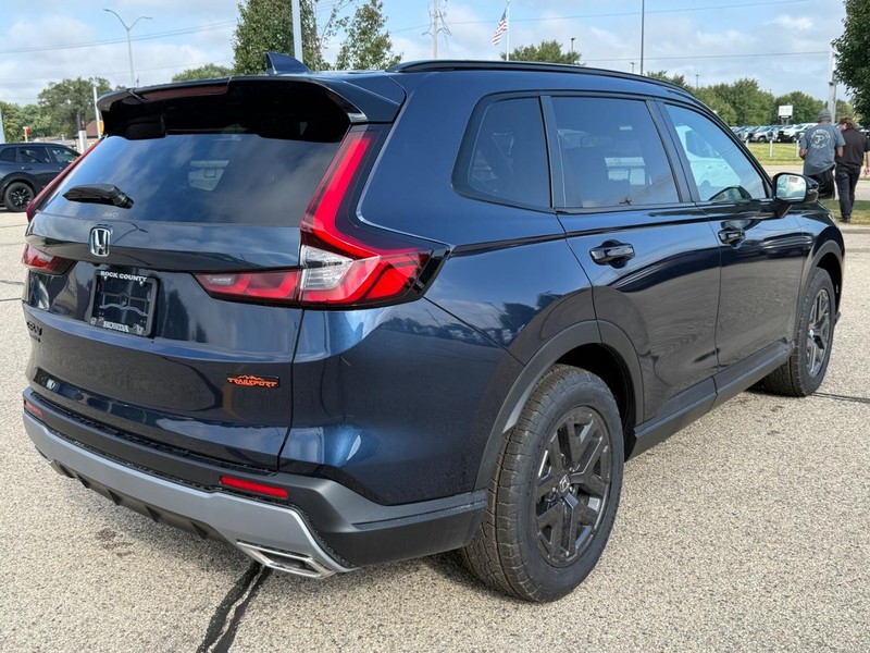 Honda CR-V Hybrid Vehicle Image 3