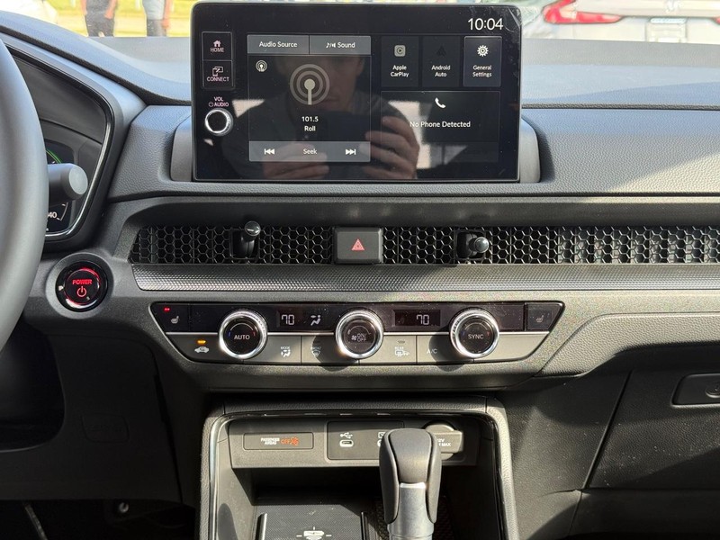 Honda CR-V Hybrid Vehicle Image 7