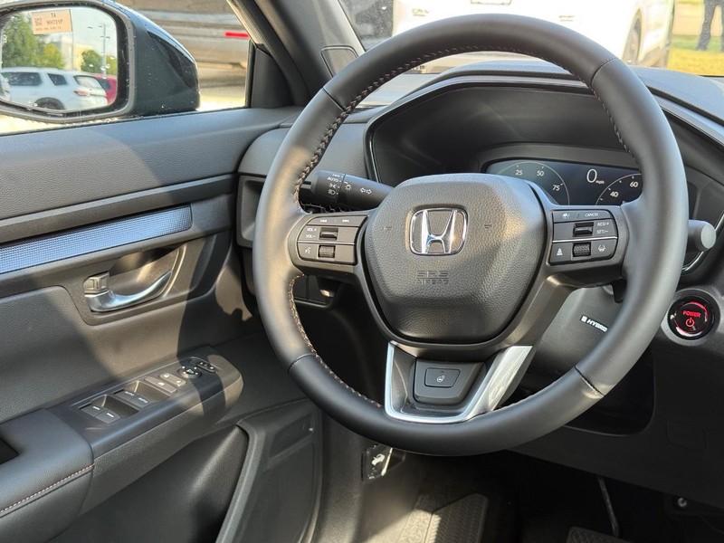 Honda CR-V Hybrid Vehicle Image 9