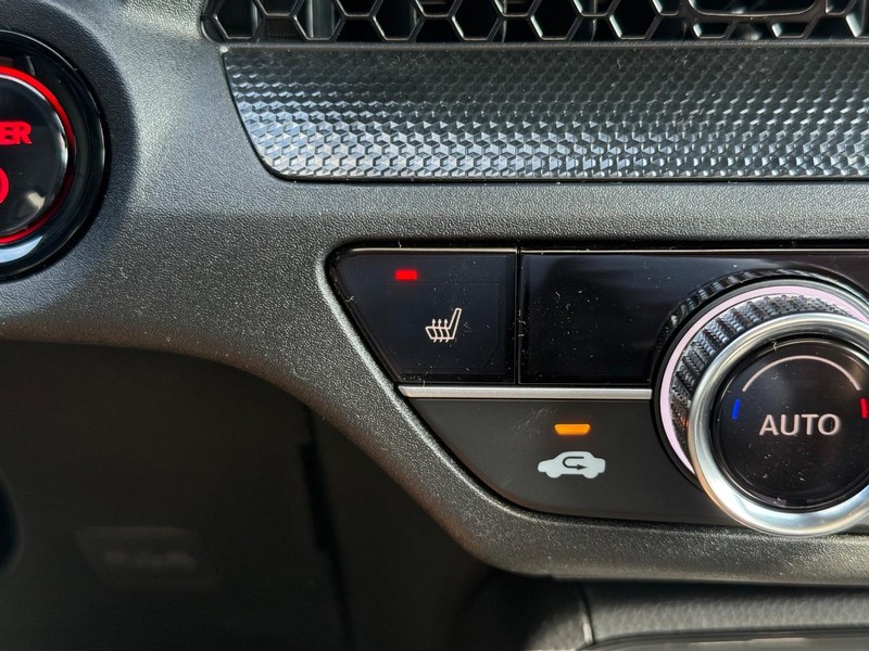 Honda CR-V Hybrid Vehicle Image 14