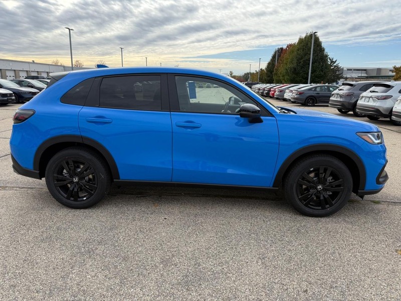 Honda HR-V Vehicle Image 2