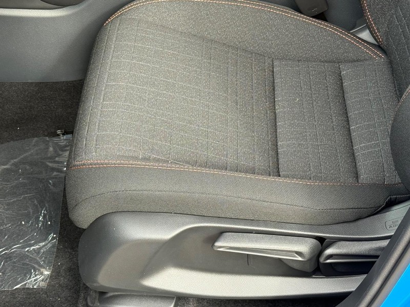 Honda HR-V Vehicle Image 16