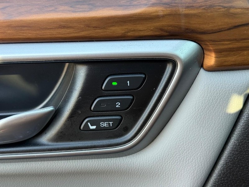 Honda CR-V Vehicle Image 15