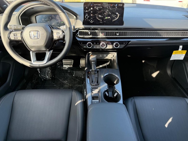 Honda Civic Hatchback Hybrid Vehicle Image 7