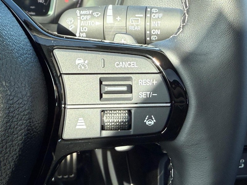 Honda Civic Hatchback Hybrid Vehicle Image 12