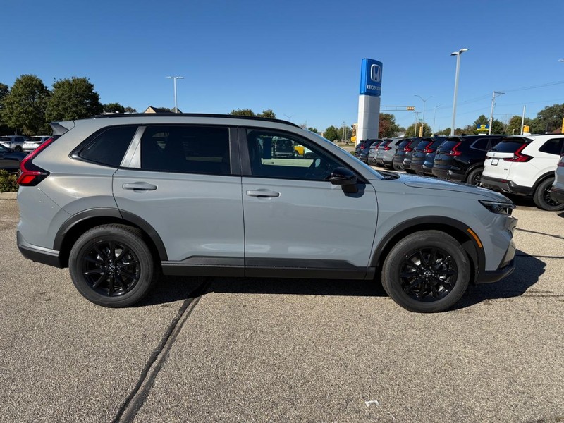 Honda CR-V Hybrid Vehicle Image 2