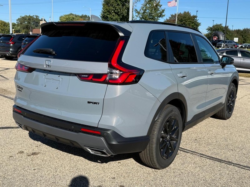 Honda CR-V Hybrid Vehicle Image 3