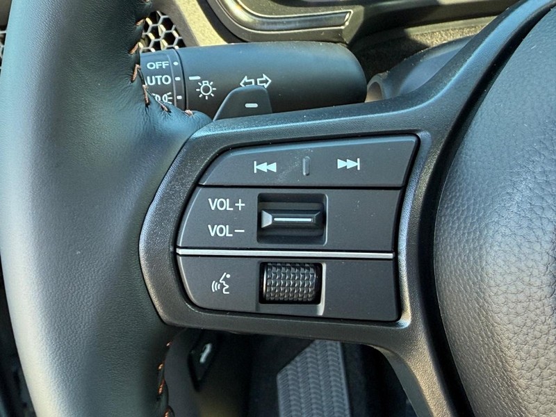 Honda CR-V Hybrid Vehicle Image 12