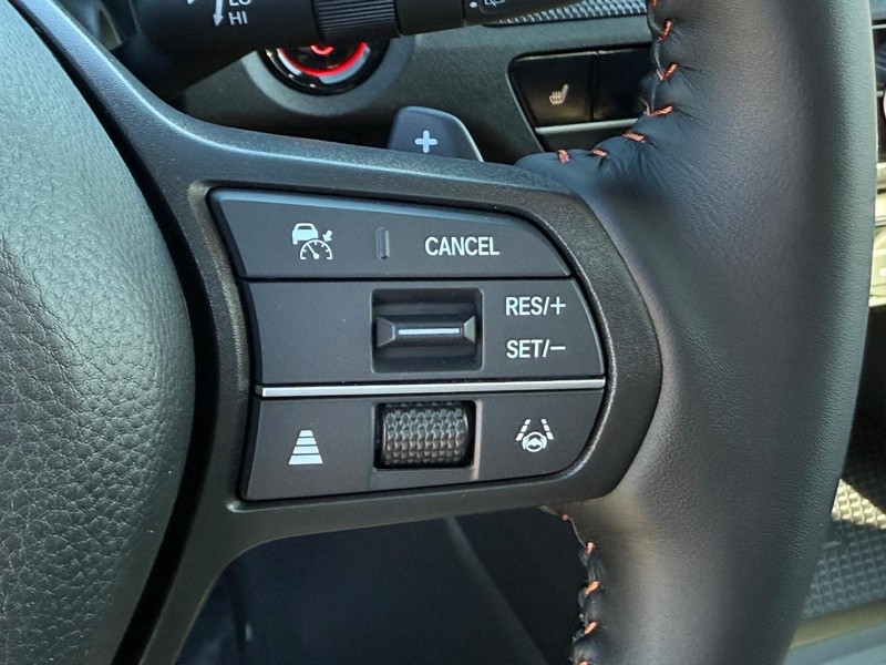 Honda CR-V Hybrid Vehicle Image 13